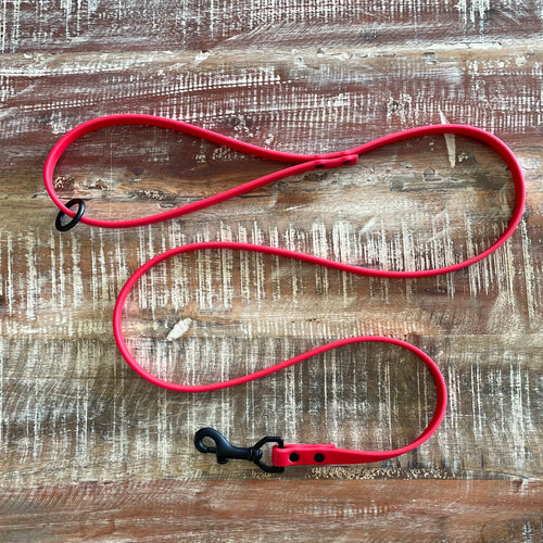 Waterproof Leash : Cherry + Black